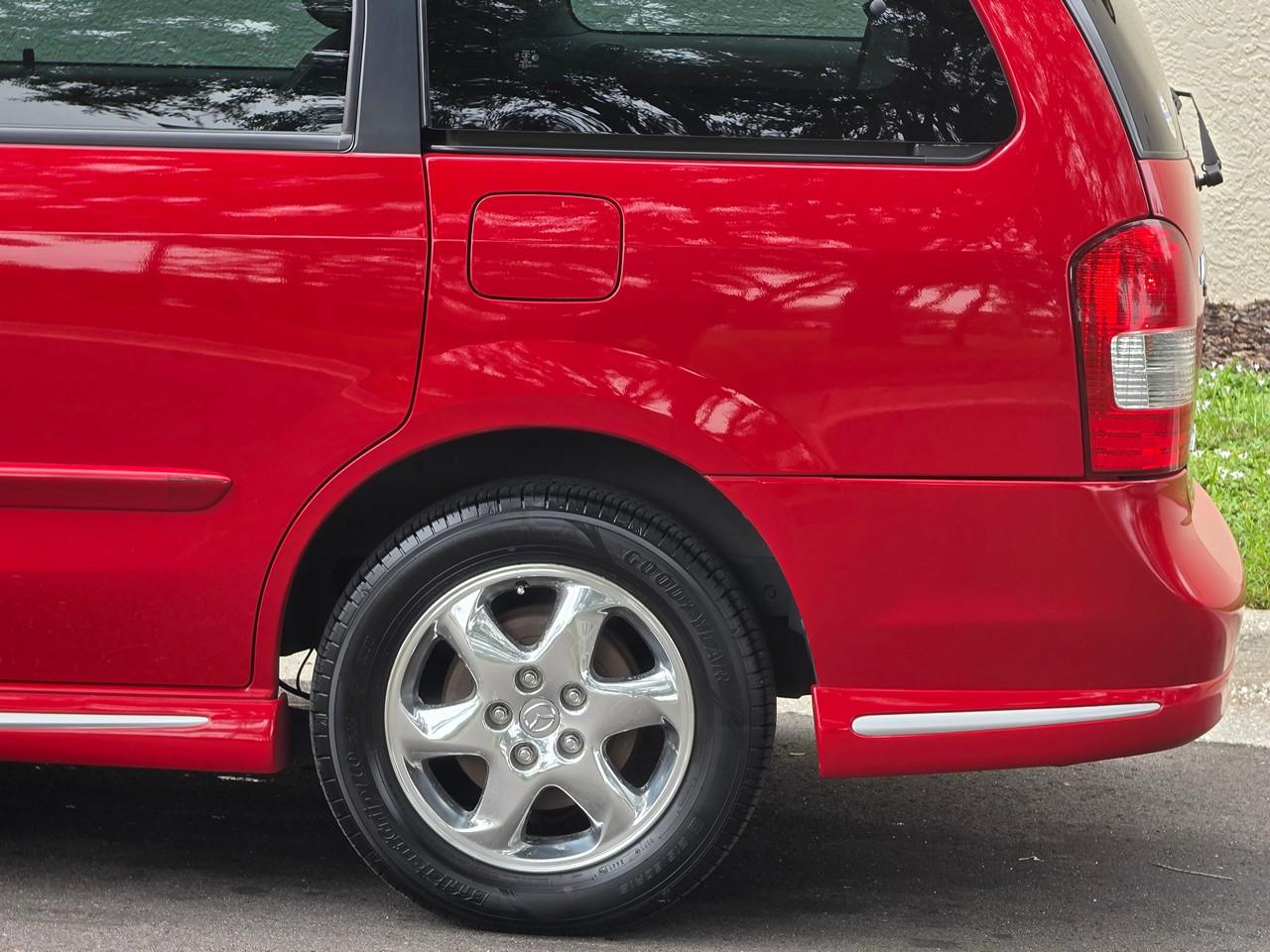 Mazda MPV  2001