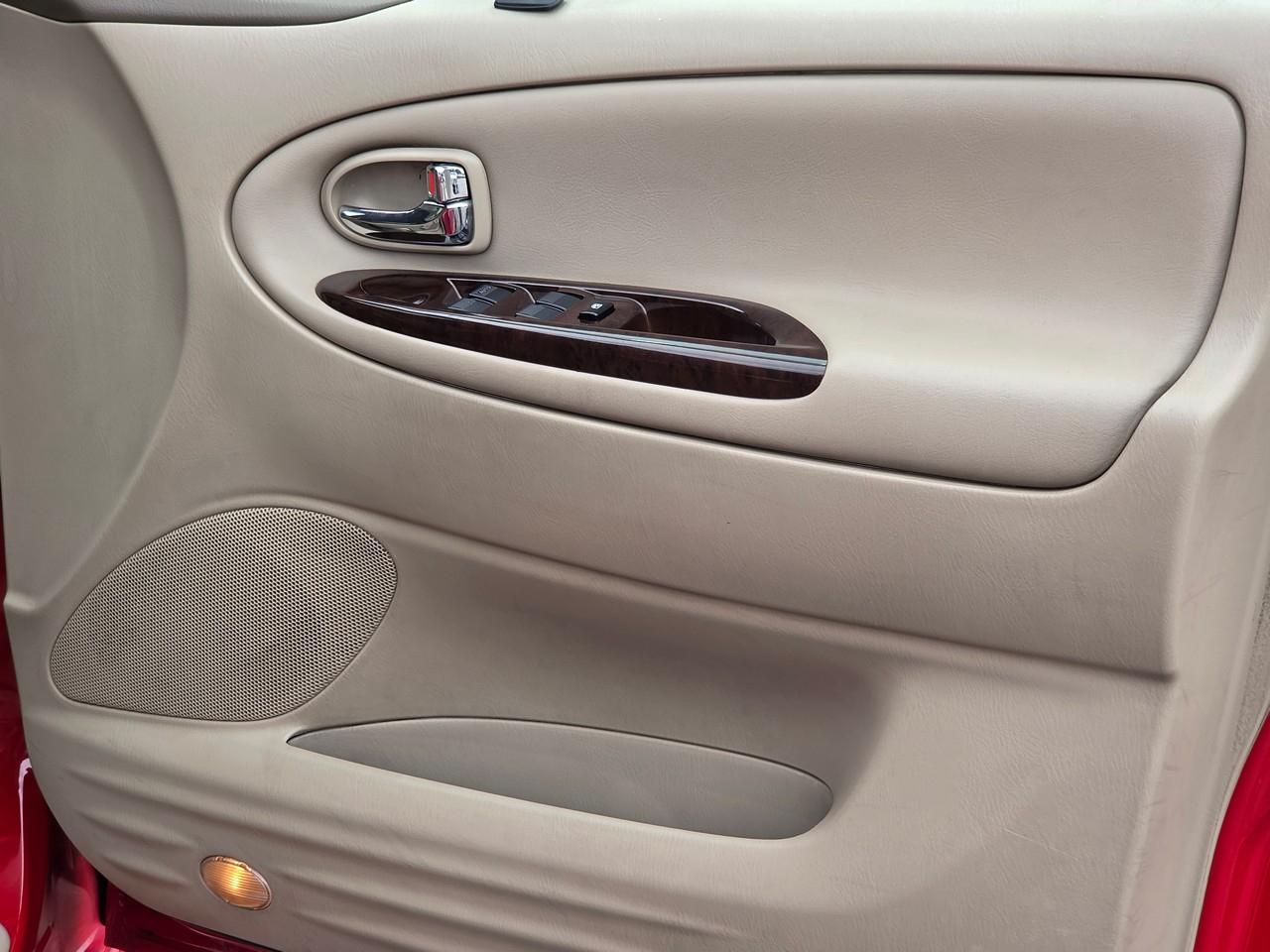 Mazda MPV  2001