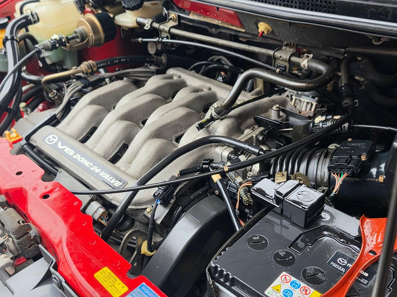 Mazda MPV  2001