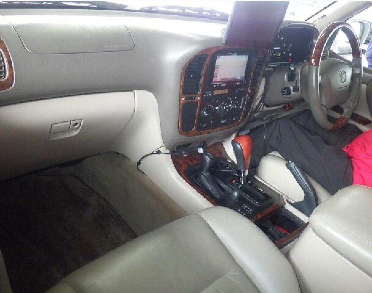 Toyota Land Cruiser  2001