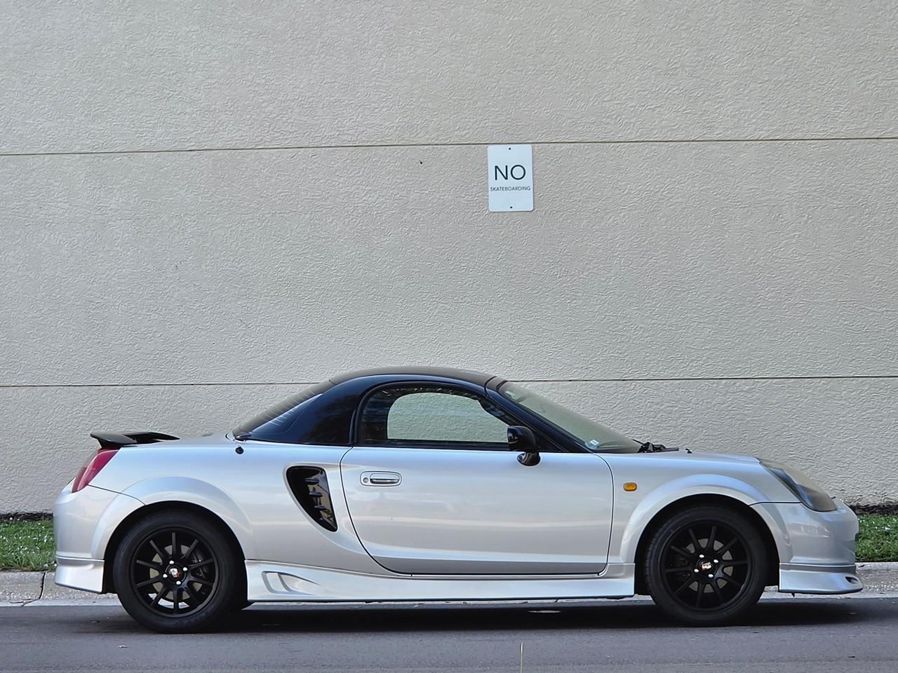 Toyota MR2 Spyder  1999