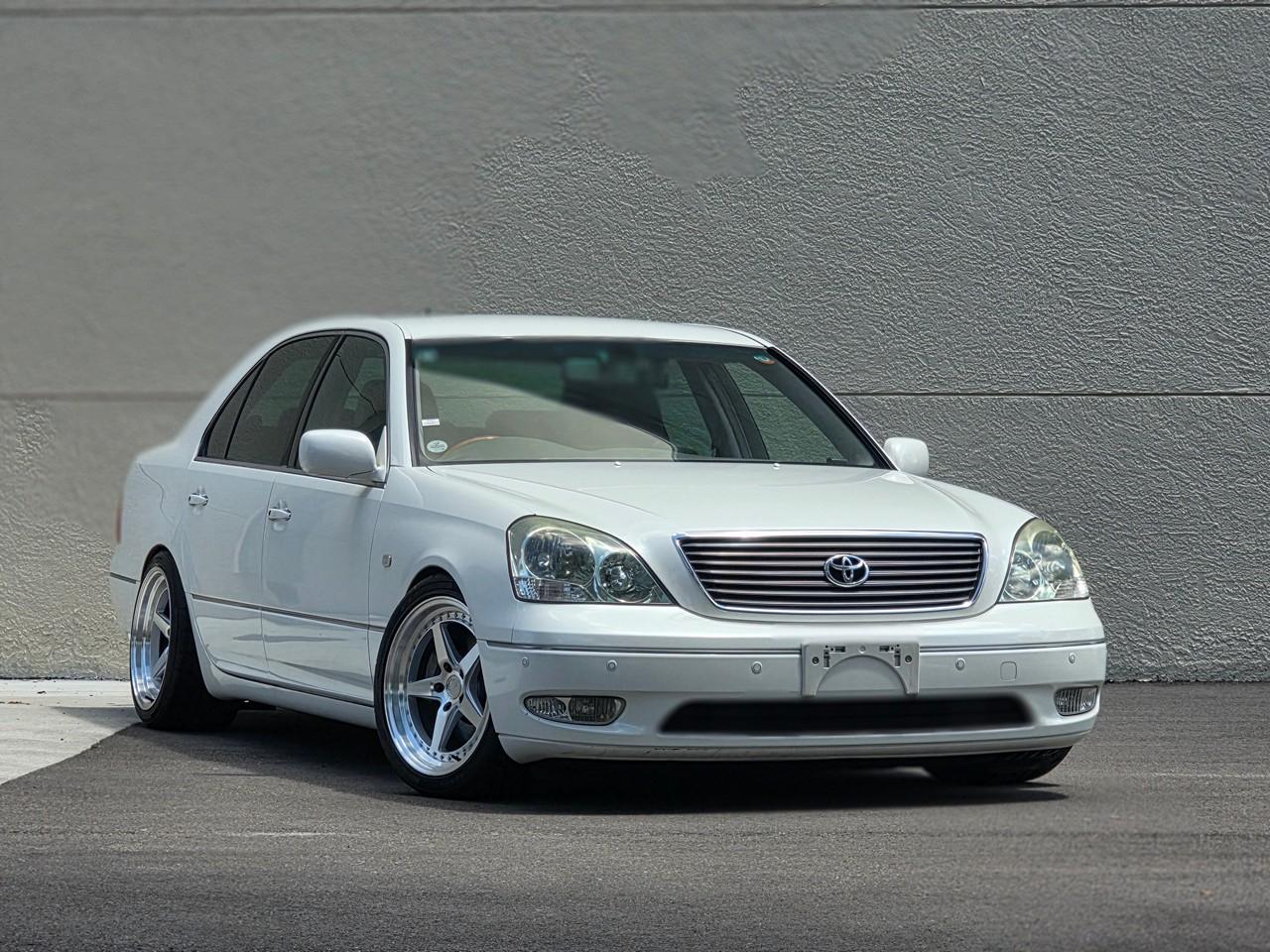 Toyota Celsior  2000