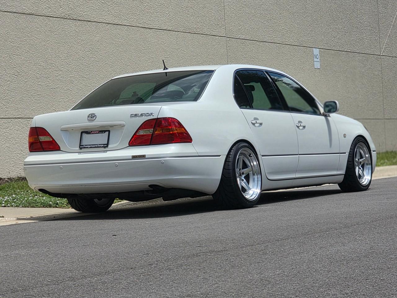 Toyota Celsior  2000
