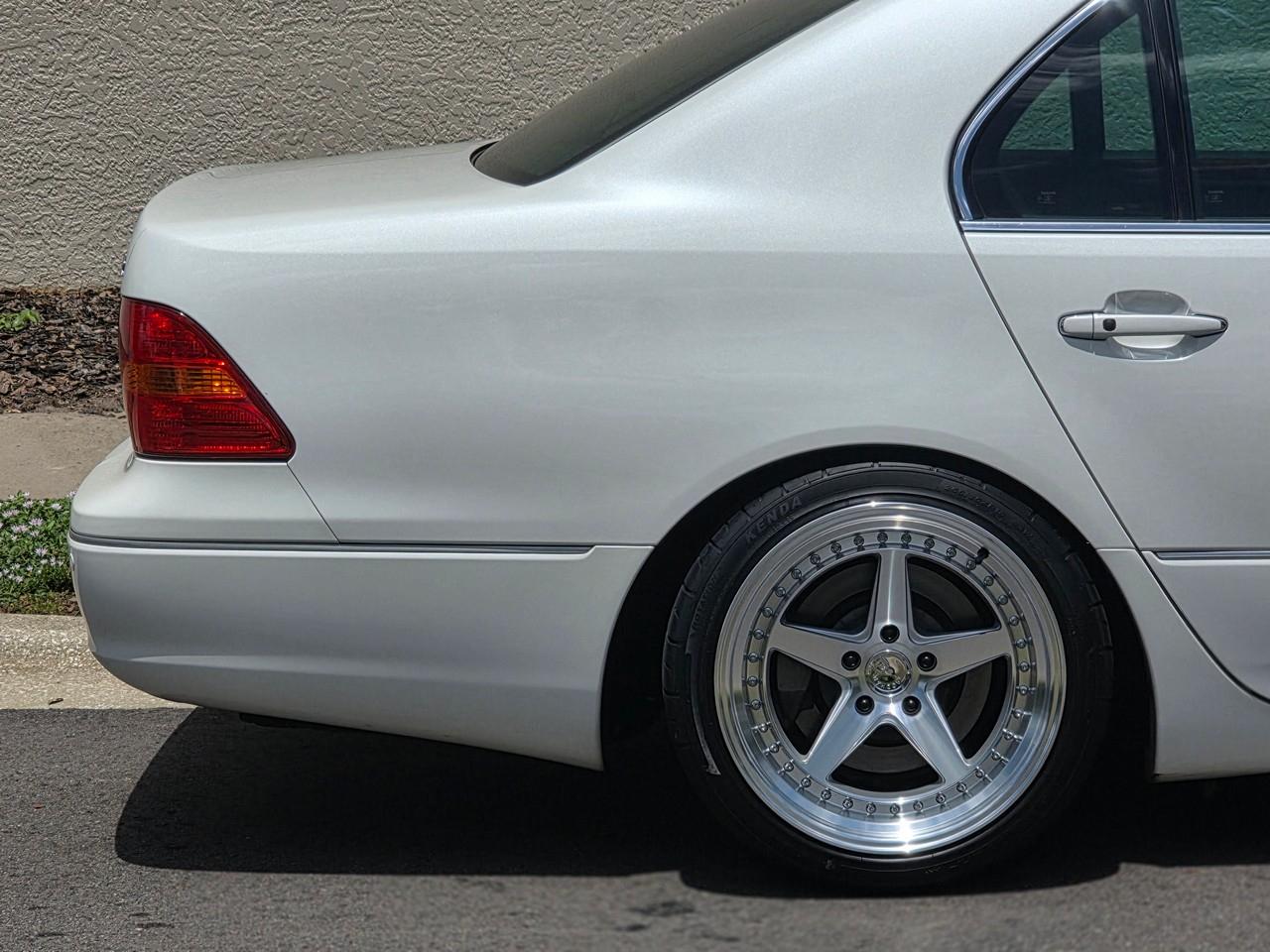 Toyota Celsior  2000