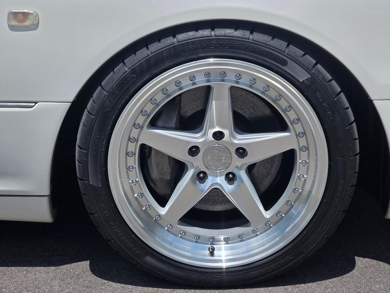 Toyota Celsior  2000