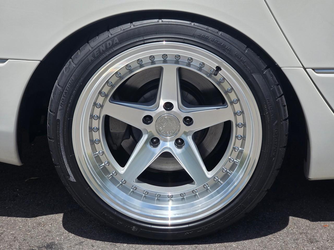 Toyota Celsior  2000