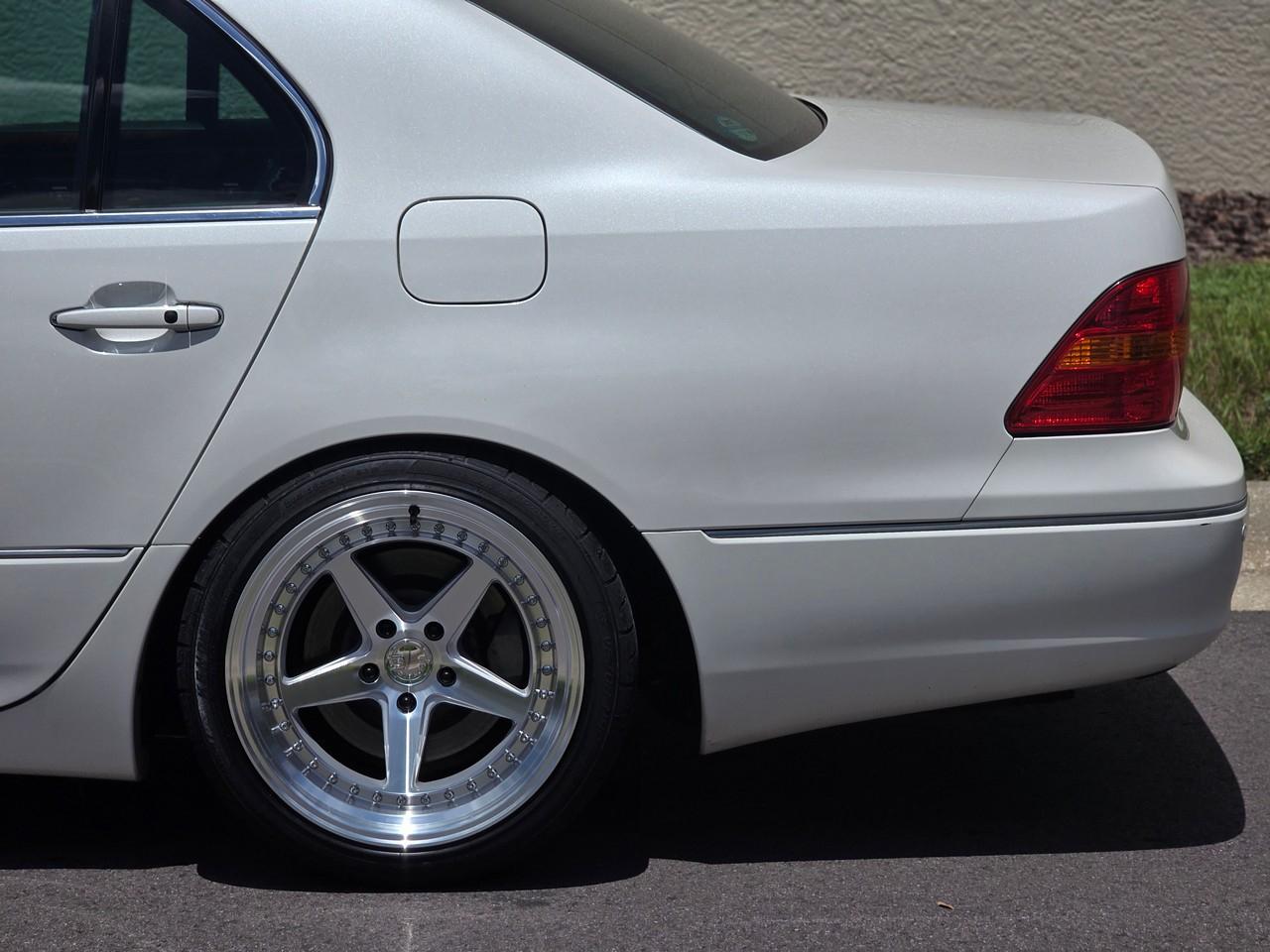 Toyota Celsior  2000