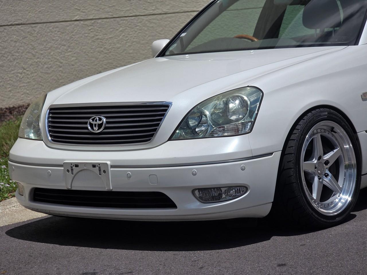 Toyota Celsior  2000