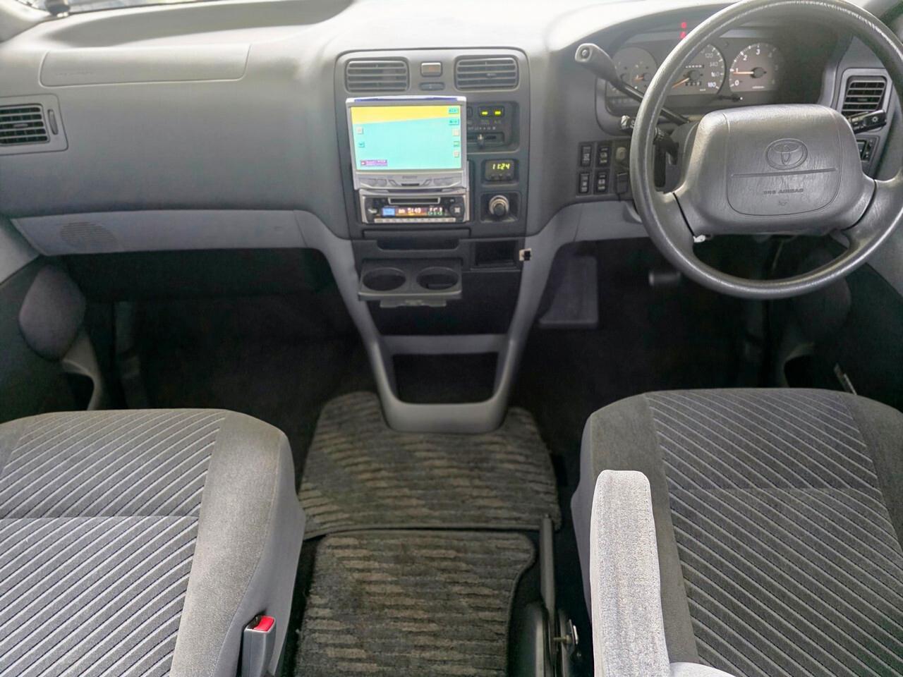 Toyota Granvia  1996