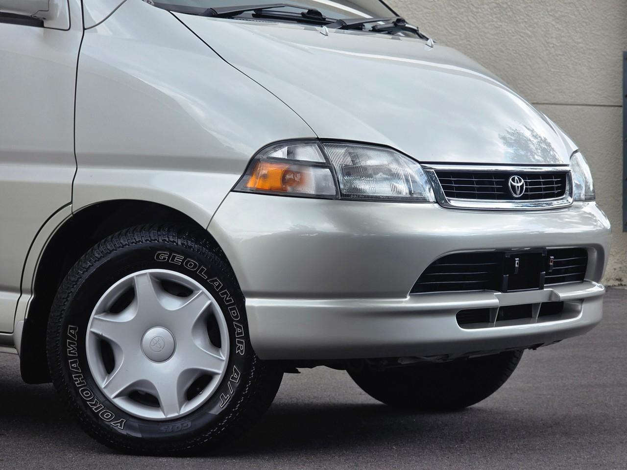 Toyota Granvia  1996