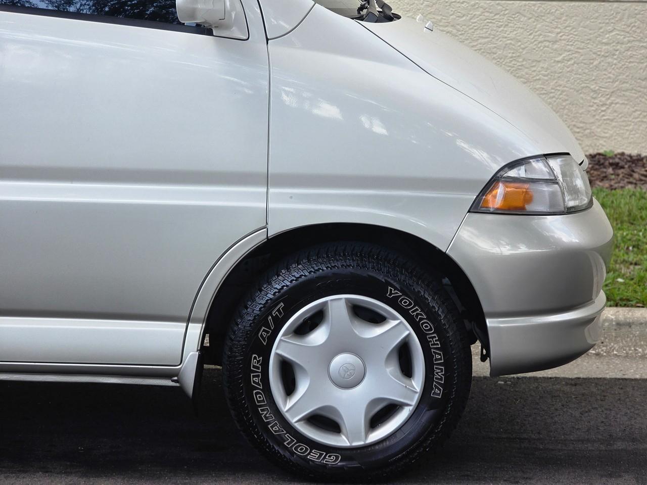 Toyota Granvia  1996