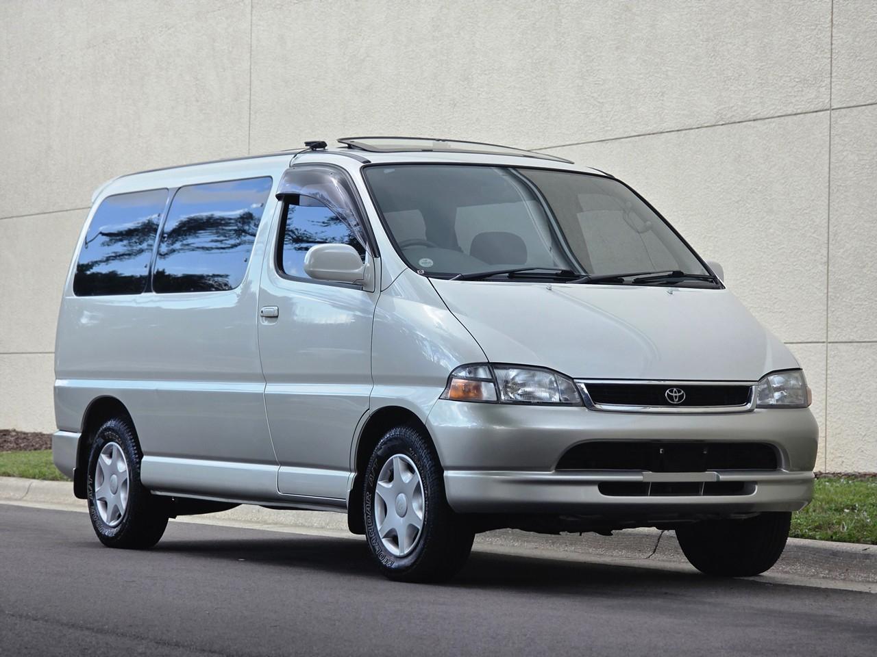 Toyota Granvia  1996