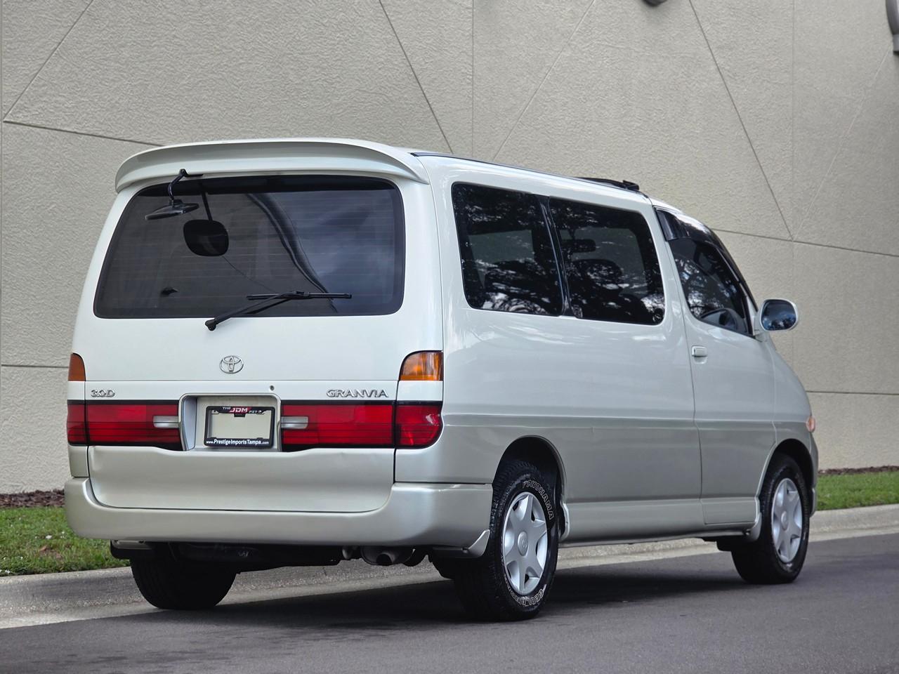 Toyota Granvia  1996
