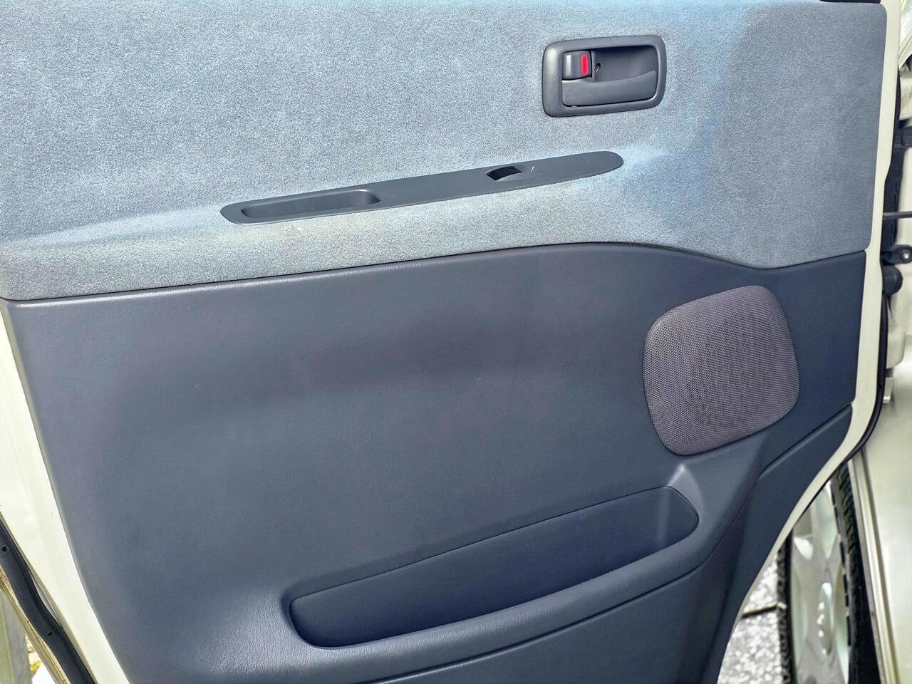 Toyota Granvia  1996