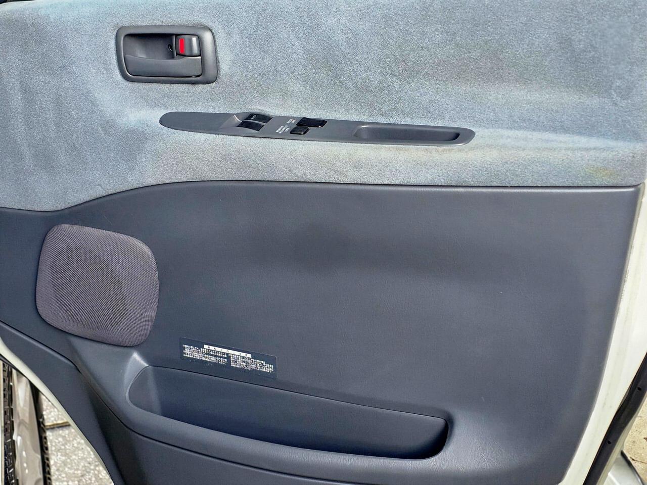 Toyota Granvia  1996