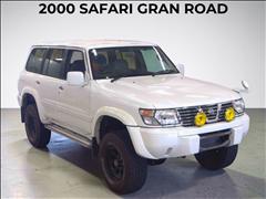 2000 Nissan Safari 