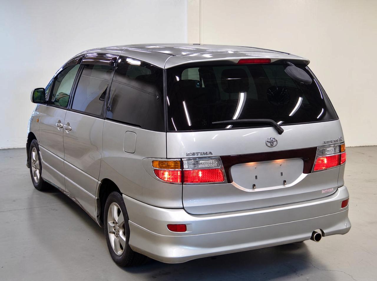 Toyota Estima  2001