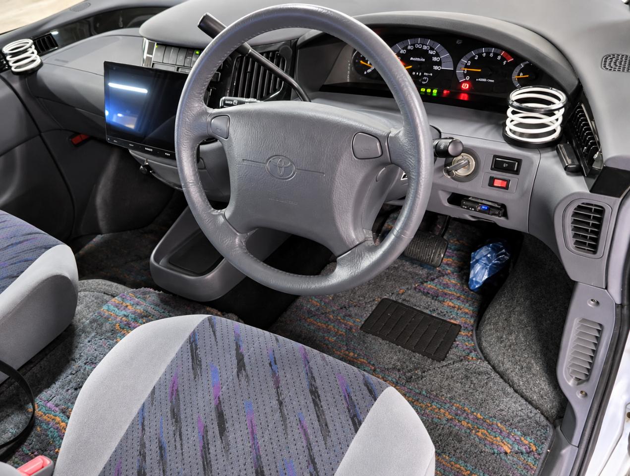 Toyota Estima  1999