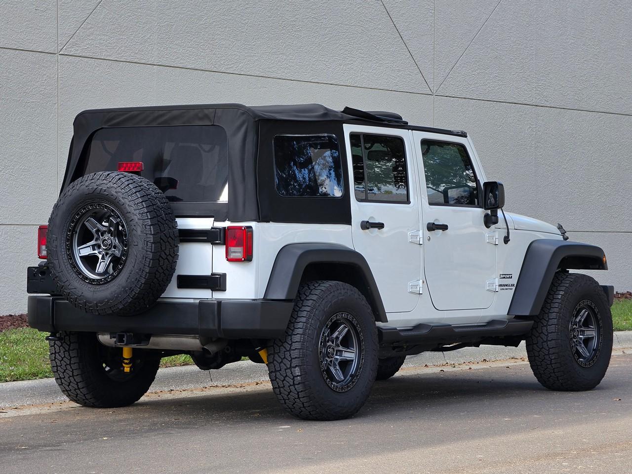 Jeep Wrangler Unlimited Sport 4WD 2015
