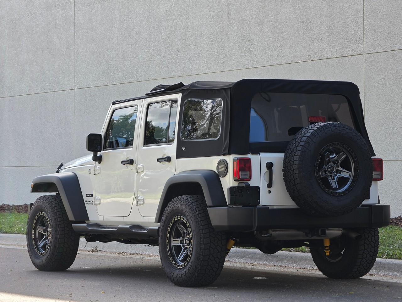 Jeep Wrangler Unlimited Sport 4WD 2015