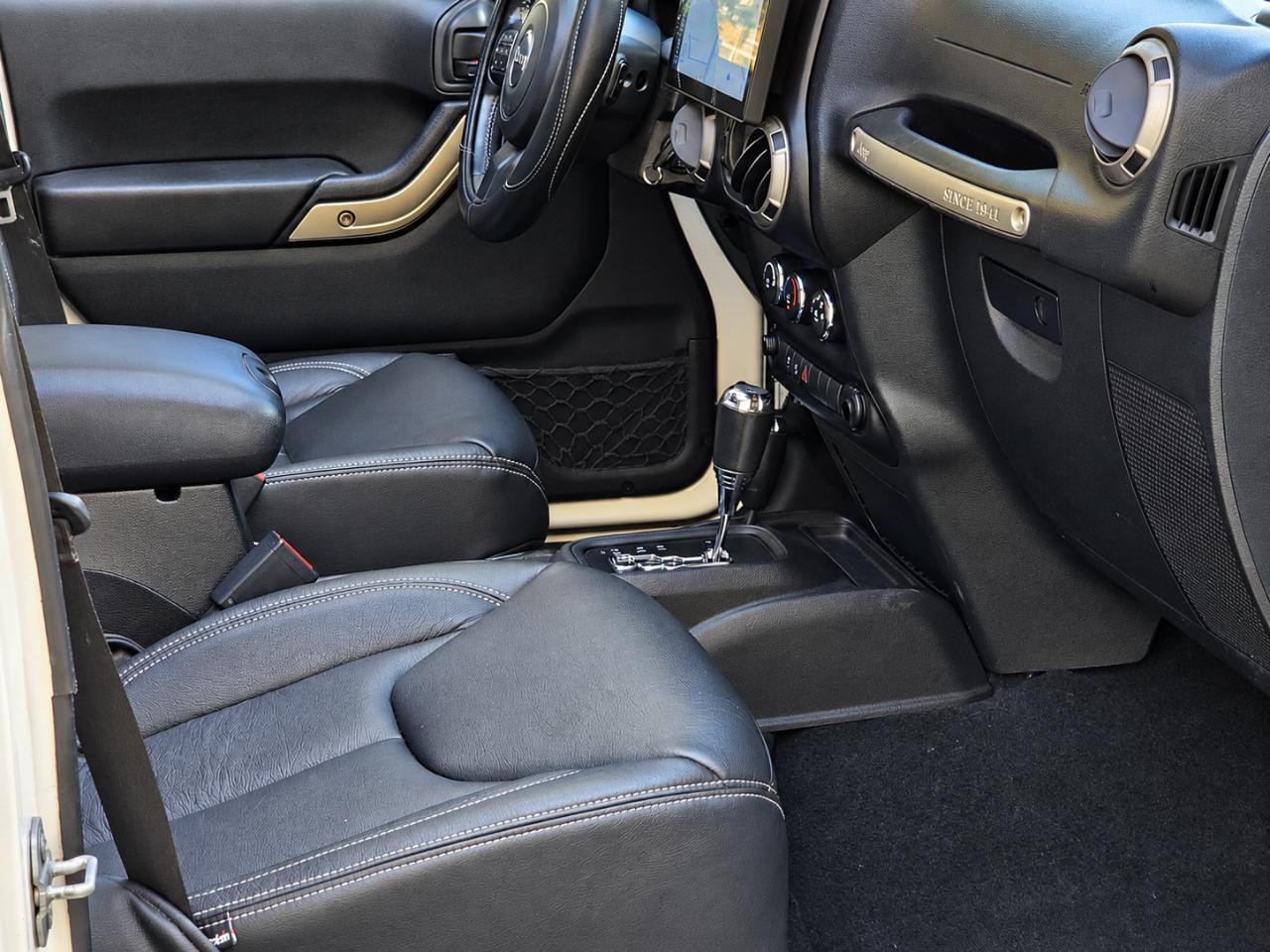 Jeep Wrangler Unlimited Sport 4WD 2015