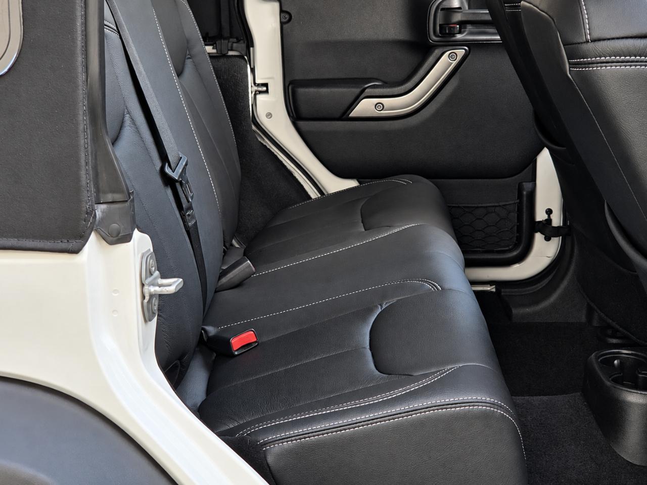 Jeep Wrangler Unlimited Sport 4WD 2015