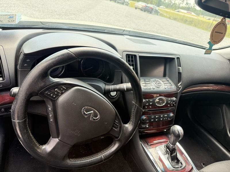 Infiniti G37 Journey 2013