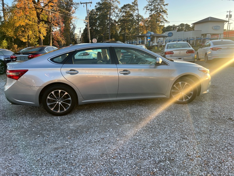 Toyota Avalon XLE Plus 2017