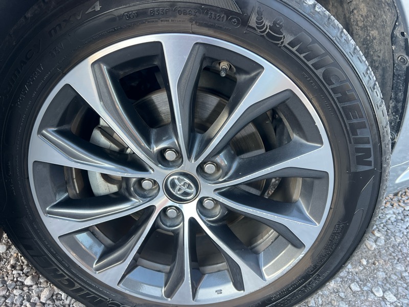 Toyota Avalon XLE Plus 2017