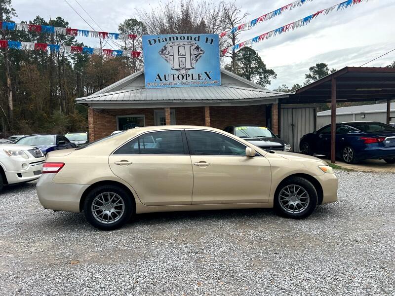 Toyota Camry SE 6-Spd MT 2010