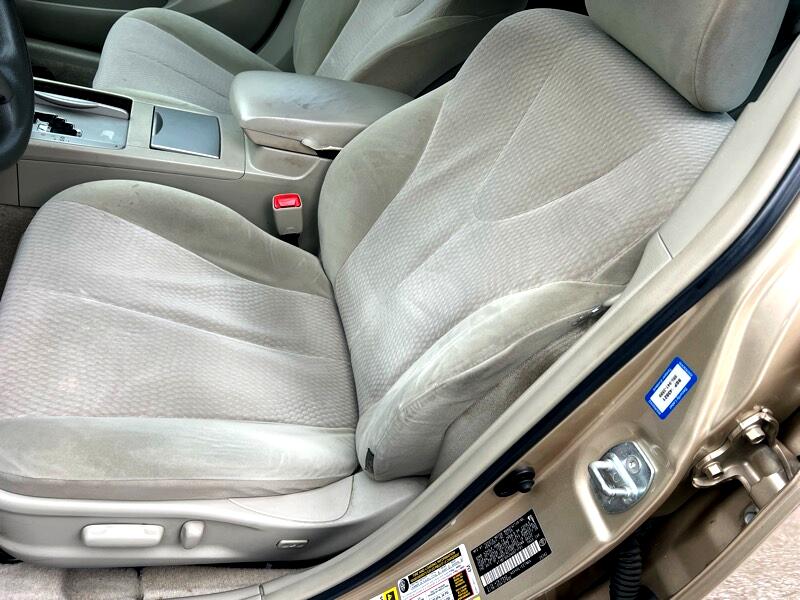 Toyota Camry SE 6-Spd MT 2010