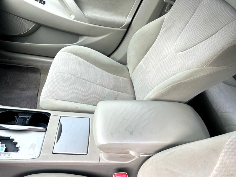 Toyota Camry SE 6-Spd MT 2010