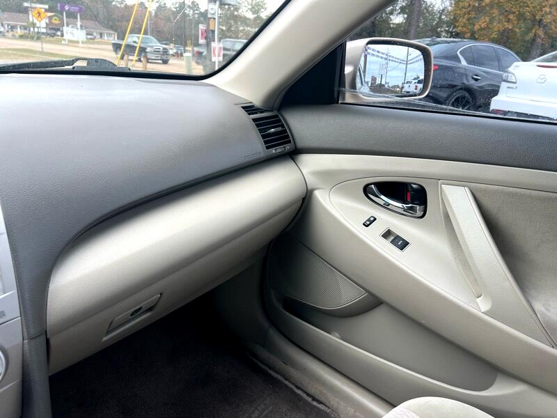 Toyota Camry SE 6-Spd MT 2010