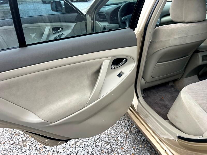 Toyota Camry SE 6-Spd MT 2010