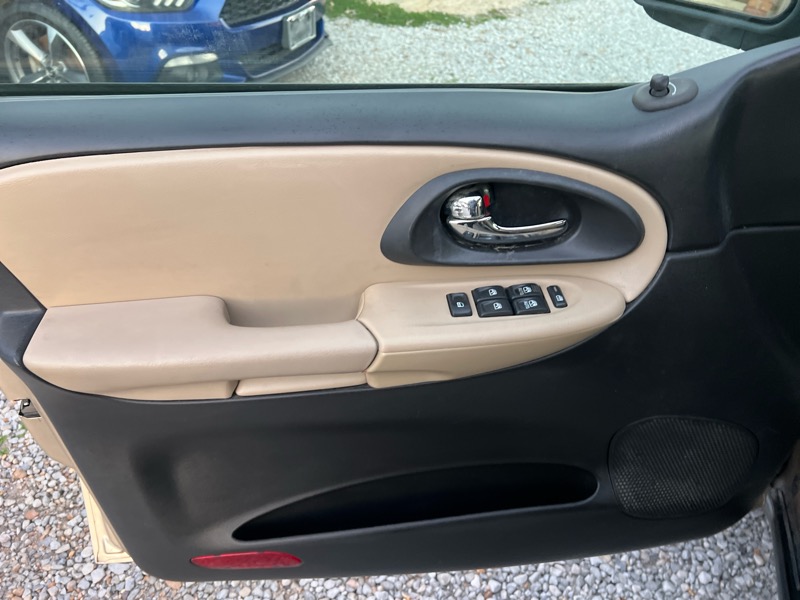 Chevrolet TrailBlazer LS 2WD 2005