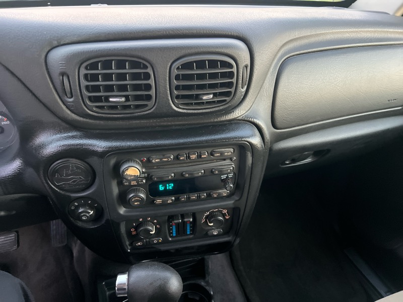 Chevrolet TrailBlazer LS 2WD 2005