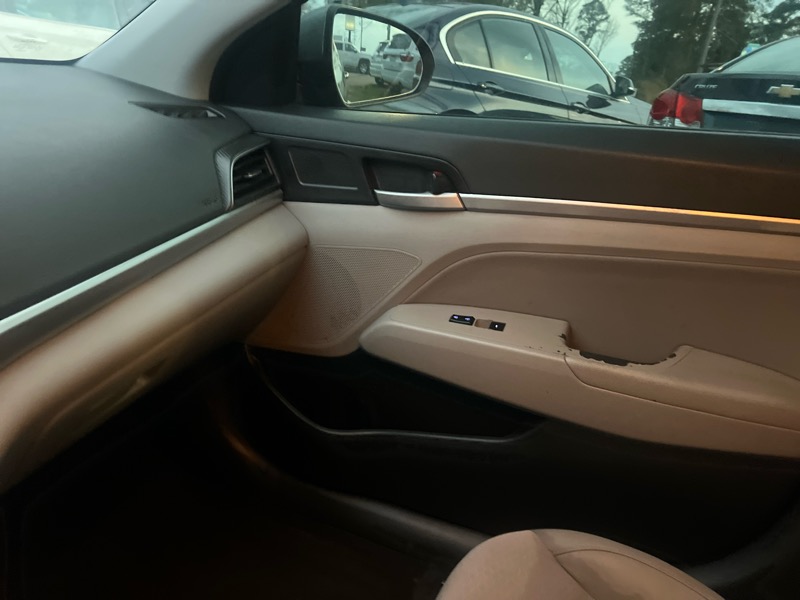 Hyundai Elantra Limited 2019