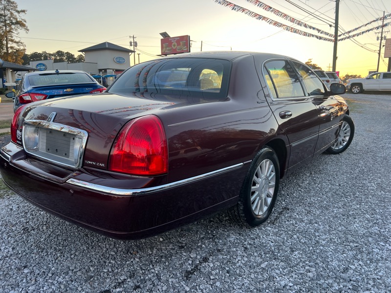 Lincoln Town Car Signature 2004