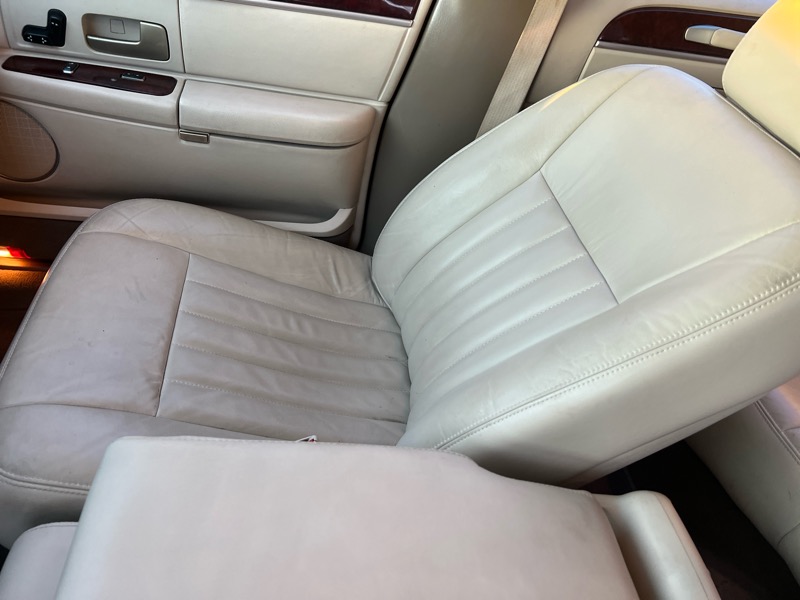 Lincoln Town Car Signature 2004