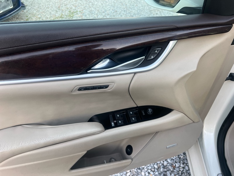 Cadillac XTS Premium 2013