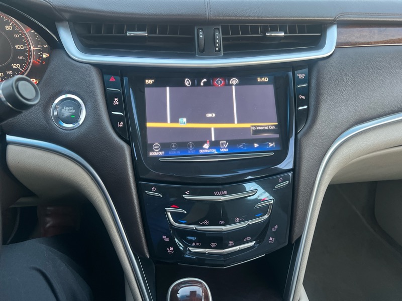 Cadillac XTS Premium 2013