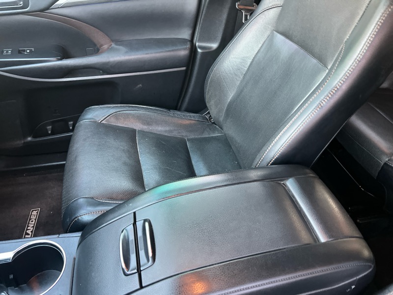 Toyota Highlander Limited Platinum FWD V6 2017