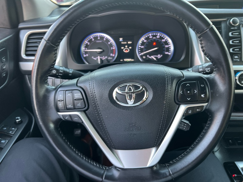 Toyota Highlander Limited Platinum FWD V6 2017