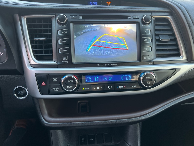 Toyota Highlander Limited Platinum FWD V6 2017