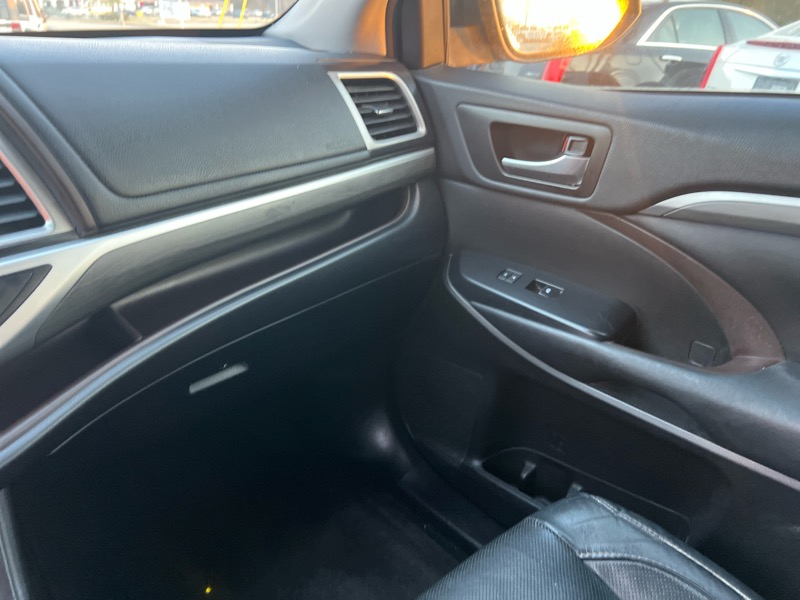 Toyota Highlander Limited Platinum FWD V6 2017