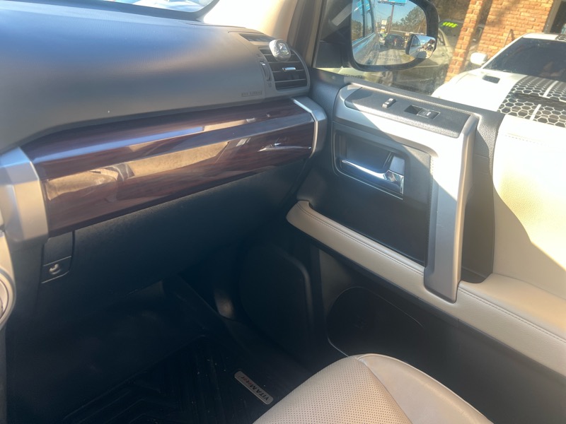 Toyota 4Runner SR5 2WD 2019