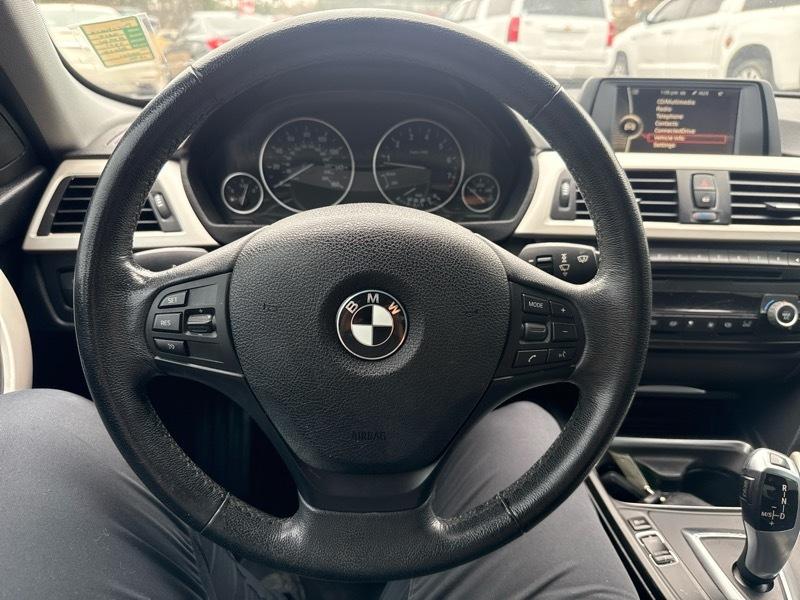 BMW 3-Series 320i Sedan 2014