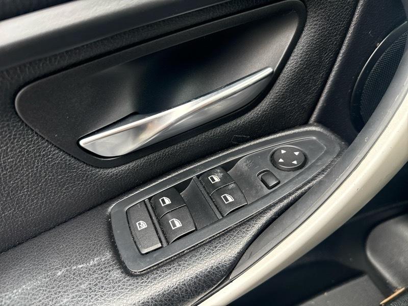 BMW 3-Series 320i Sedan 2014