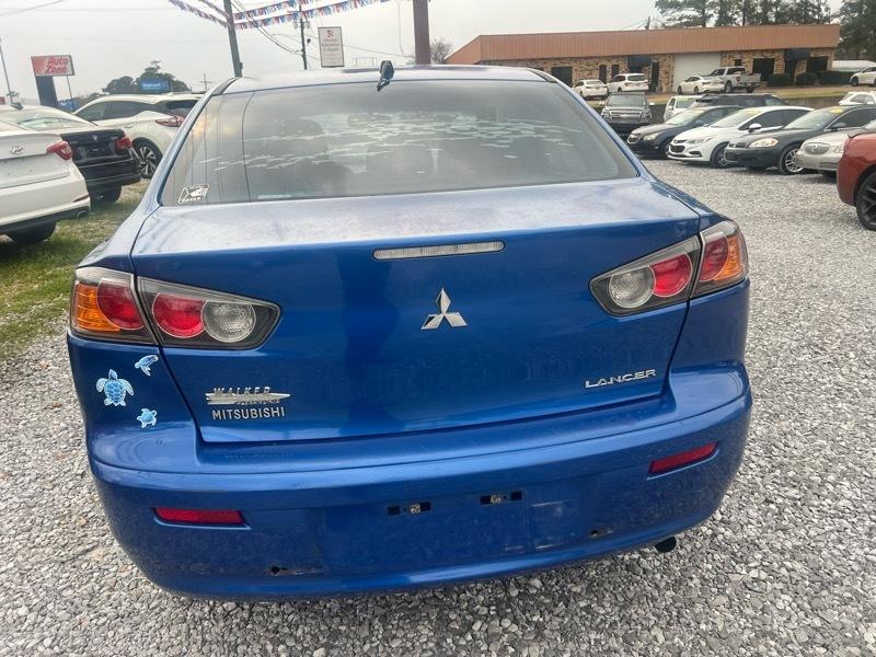 Mitsubishi Lancer ES 2010