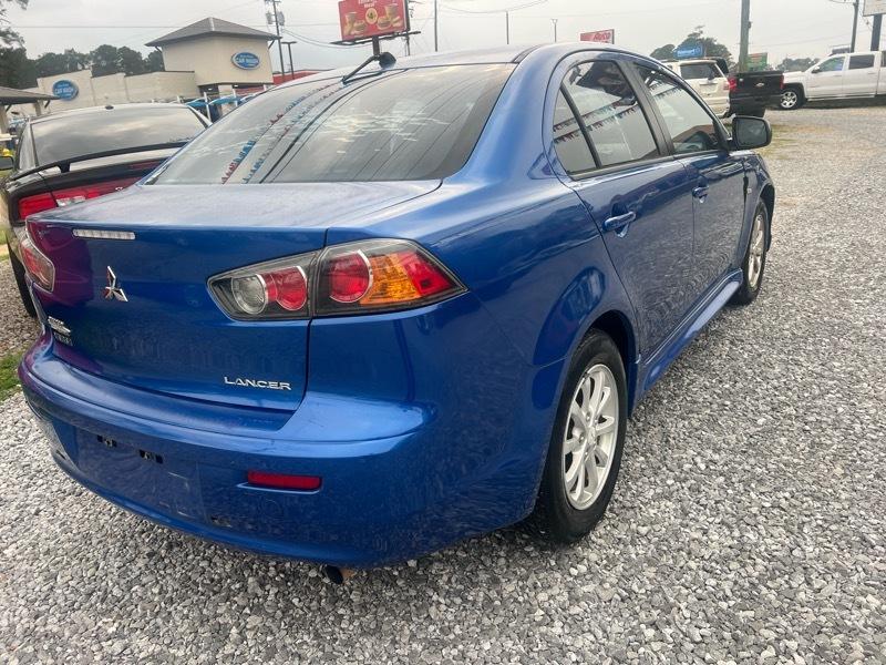 Mitsubishi Lancer ES 2010